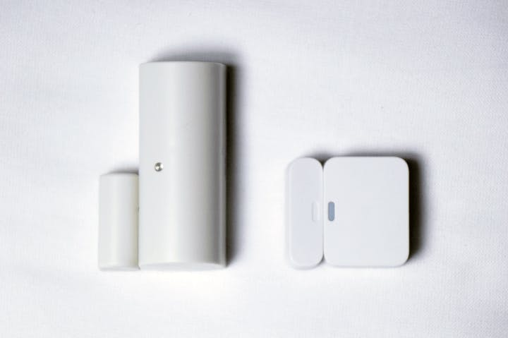 Simplisafe1 entry sensor vs Simplisafe3 entry sensor. Simplisafe1 entry sensor vs Simplisafe3 entry sensor.