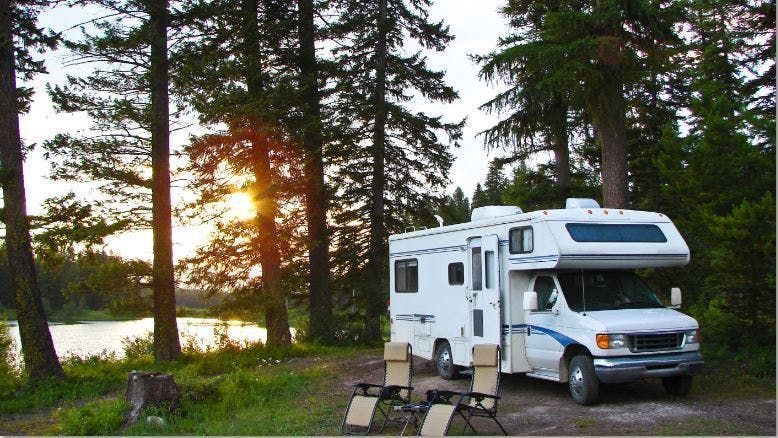 RV parks beside the lake. RV parks beside the lake.