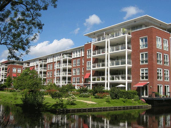 Aparment building Aparment building